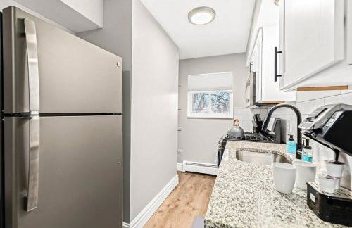 Luxury King Suite - Newly Renovated in Mt. Clemens - Foto 2