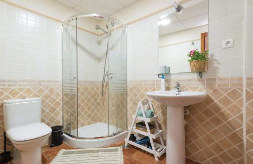 Apartamento con hermoso jardín y AC - Foto 19