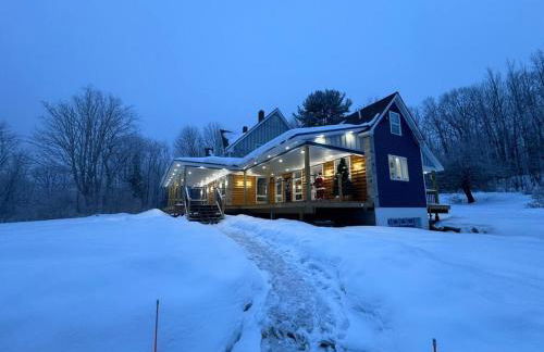 New Sunday River Ski Retreat with Hot Tub Spa - FirePit Sleeps 16 - Foto 61