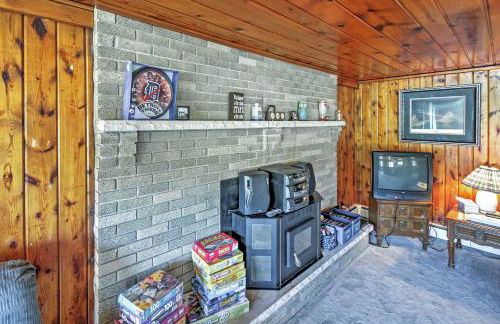 2 Mi to Boat Ramp! Family Cabin on Long Lake - Foto 4