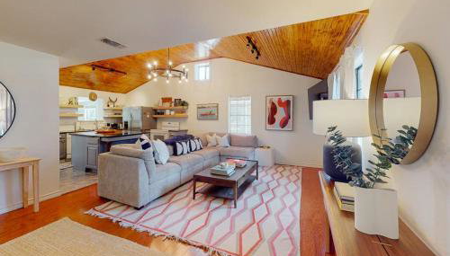 Dog-Friendly Waterfront Home with Dock, Grill, Water Views, Patio, Washer/Dryer - Photo 4