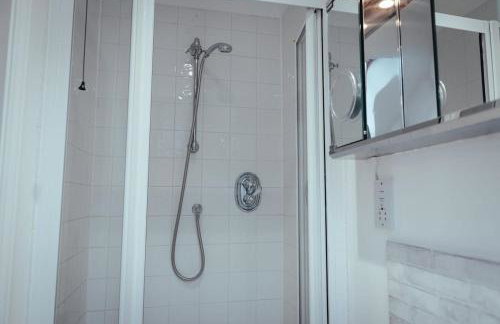 5 Bed Family Home- Free Parking - Foto 34