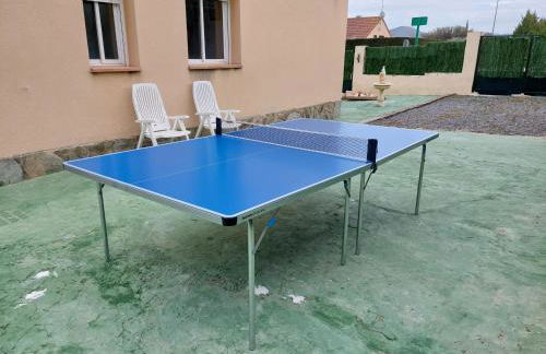 Disfrutar y relajarse en el Robledal - Foto 29