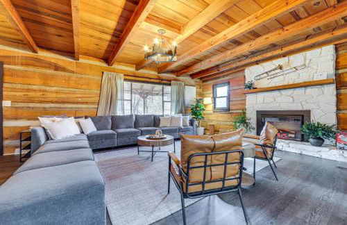 Hot Tub, Game Room and Fire Pit Canton Log Cabin - Foto 4