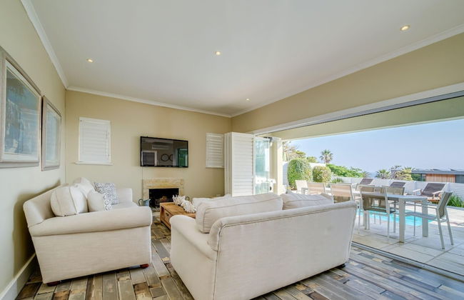 Beach-style Camps Bay Home w Pool Garden Barbados - Photo 9