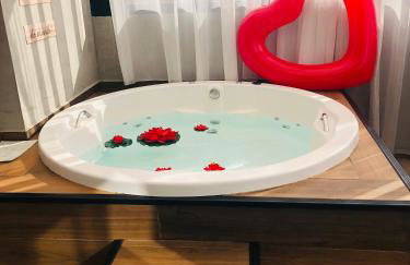 Uai House com jacuzzi, teto rooftop retrátil e colchão massageador - Foto 36