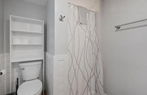 Enchanting 2-Bedroom Ground Floor Beach Condo at Cape Canaveral WiFi & AC - Foto 10