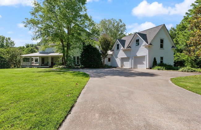 Beautiful Home on a Quiet Lot, Sleeps 14, Treehouse & Game Room! - Foto 44