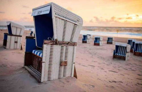 Gemütliche Wohnung unter Reet mit Pool und Sauna in Keitum - Photo 31