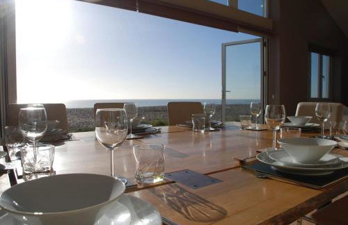 Wow I'm living on the beach. Luxury 4 bed sleeps 8 - Photo 29