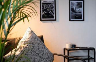 Black & White Apartment - Balkon, Netflix, Nespresso, Zentral, Messe - Foto 27
