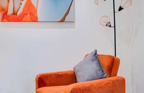 Luxurious 1 Bed Serviced Apartment with Wi-Fi - Photo 14