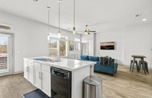 LUX 2B2B with Pool & Parking near the Heart of Austin - Foto 13