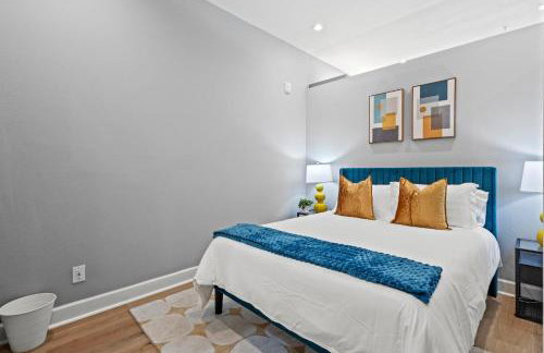 New suite with full Kitchen and Livingroom Dallas - Photo 19