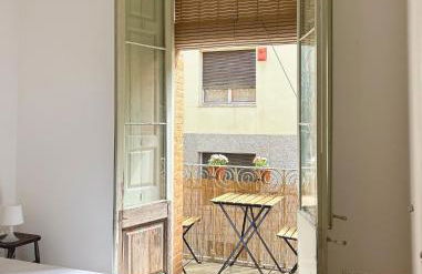 SC Apartamento céntrico con balcón - Photo 1