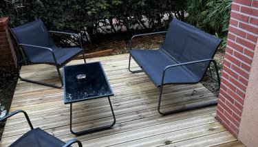 Loft Geek avec terrasse, piscine & parking - proche métro - Toulouse - Foto 2, Garden view