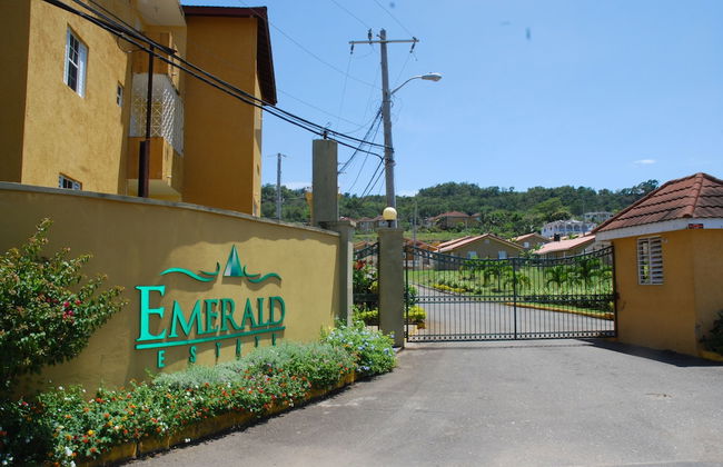 St Mary Mins Away From Ocho Rios 2 bed Ocean View Villa - Foto 45