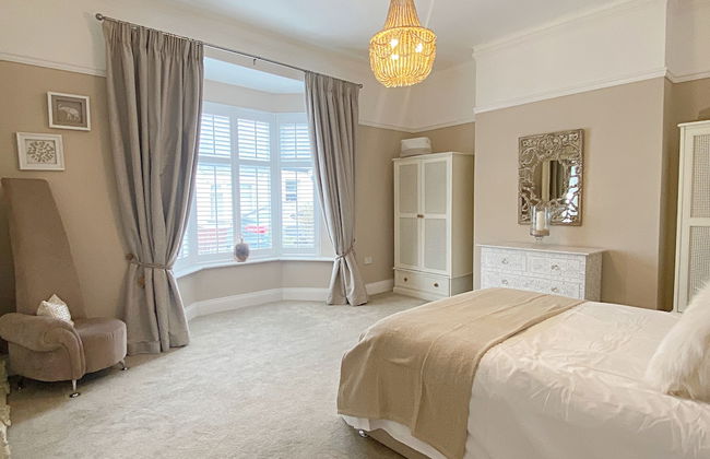 Captivating 2-bed Cottage in Roker Sunderland - Photo 2