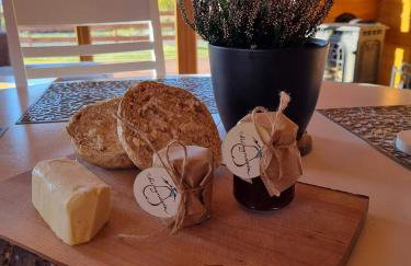 Drewniane domki z prywatnym jacuzzi i widokiem na Góry - Klimatyczny Kompleks w Górach Izerskich #Widogruszka - Photo 9