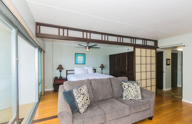 Spacious One Bedroom Harbor View Condos at Ilikai Marina With Private Balcony - Foto 14