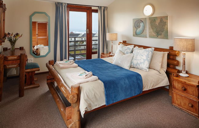 First Group Kowie River Chalets - Photo 3