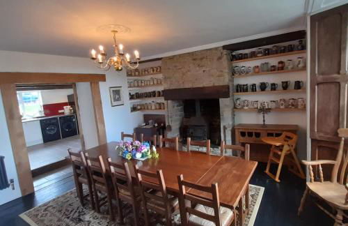 Family-Friendly Devon Farmhouse, sleeps 11, with Indoor Heated Pool, Dartmoor Views & Tarka Trail Access - Photo 7