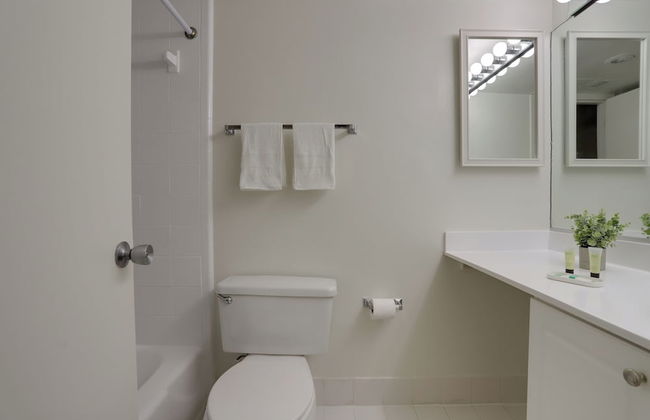 Convenient Apt Near Airport - Photo 37