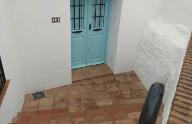 Quiet house in village center with mountains views - Photo 32