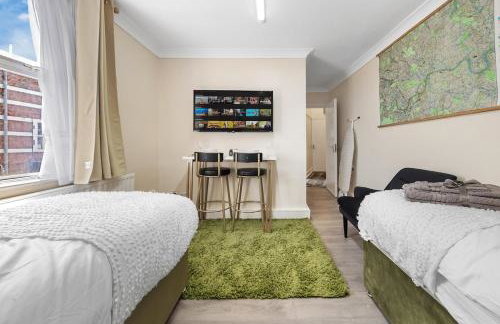 Leyton 1BR Flat Near Tube, 247 Gym, Tennis Court - Foto 8