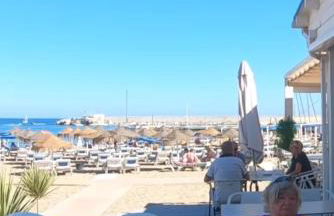 Luxury beachfront apartment with pool, sauna, fitness and gym in province Malaga, Andalusia - Photo 31