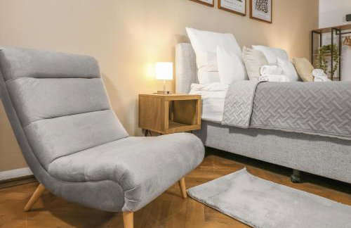 cruwzo I Modern Centrally Located Apartment with Parking Modern Centrally Located Apartment with Parking - Photo 69