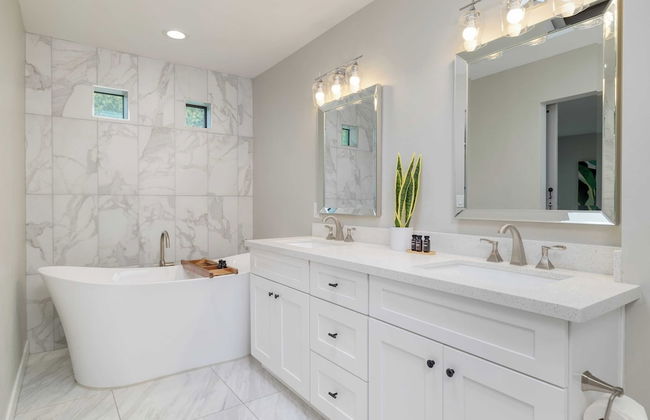 Backyard Pool, Puttinggreen, Playground Modern 5bdr White Agate by Avantstay - Foto 19