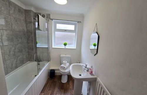 Comfortable 2BR Flat Great Location - Foto 15