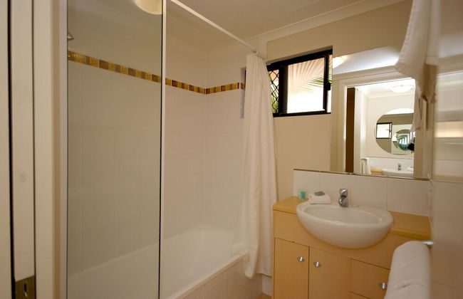 City Plaza Apartments - Photo 16