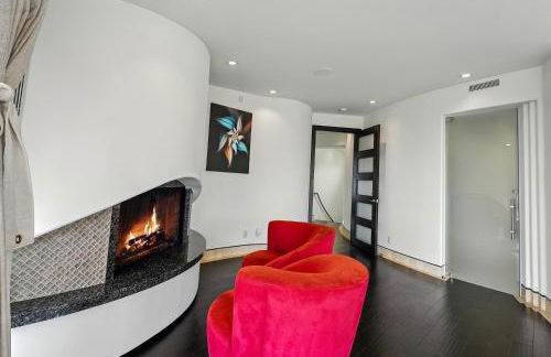 The Wave House! Custom Gem with Panoramic Views, Fire Pit, BBQ, Pool Table - Foto 76