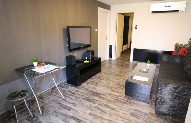 Rich Luxury Suites - Photo 20