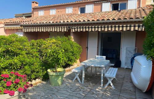 Presqu'ile de Giens, Maison Rdc avec Accès et Jardin Privés sans Vis-à-vis, Piscine, Plages à 2 min à pieds - Foto 8