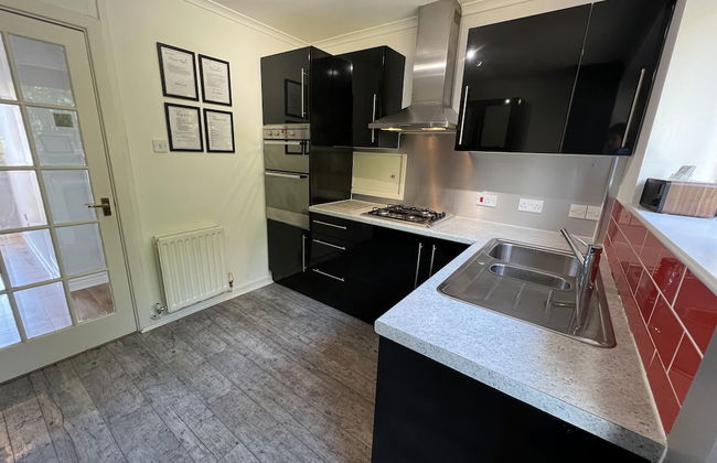 3 Bedroom Bungalow Moelfre- Private Garden,parking - Photo 12