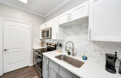 Lux Resort-Style Pool, Gym, Parking Near Houston - Foto 14