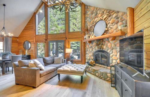 Luxe Cabin in the Woods Walk to Lake! - Foto 3