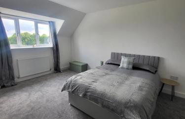 Bright & Spacious 3-Bed Rotherham Home Ideal for Families or Contractors - Foto 2