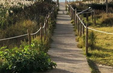 New Stunning Seaview Apartment with lovely balcony - Photo 23