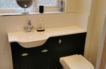 Family Friendly I Pets Welcome I Short Walk to Railway Station I 10min Drive to Safari Park - Foto 29