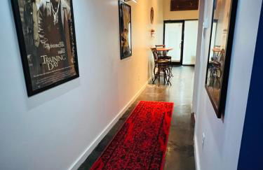 SkyPool-Roof Lounge-Free Parking-Gym-Loft-Theatre - Photo 15