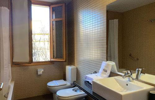 El Cadí, céntrico alojamiento en Puigcerdà, Cerdanya. - Foto 13