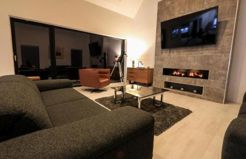 Black Barn Skye - Contemporary 3 bed / 4 bath home - Photo 19