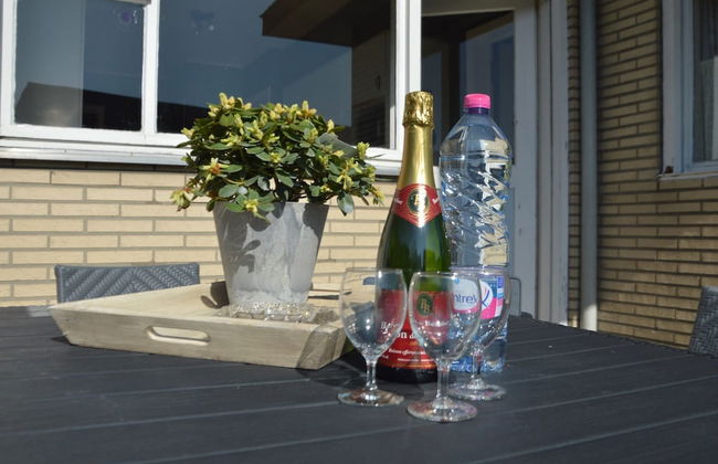 Family Home With Garden - Photo 16