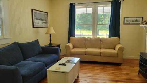 Restored 1900s Historic Home - Jonesboro, VA - Foto 2