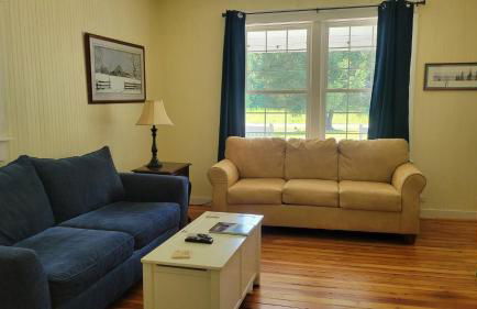 Restored 1900s Historic Home - Jonesboro, VA - Foto 2