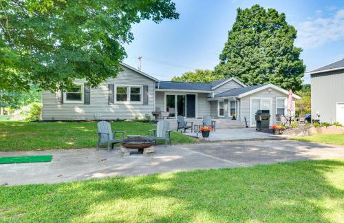 Near Trails and Wineries Victor Getaway with Fire Pit - Foto 24